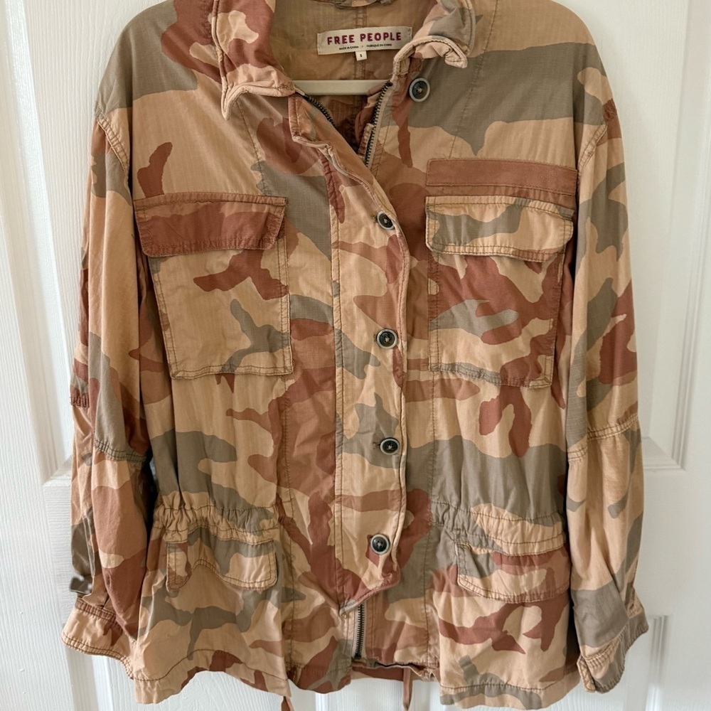 FREE PEOPLE CAMO UTILITY JACKET WOMEN’S SMALL 100% COTTON MILITARY CARGO BOHO - Picture 13 of 13